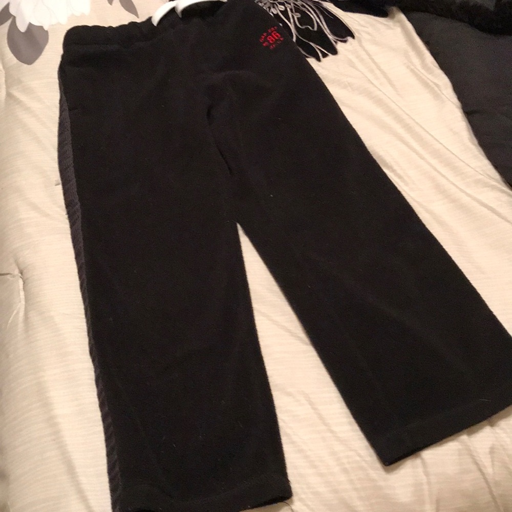 **SOLD Boys gap sweat pants. Size L
